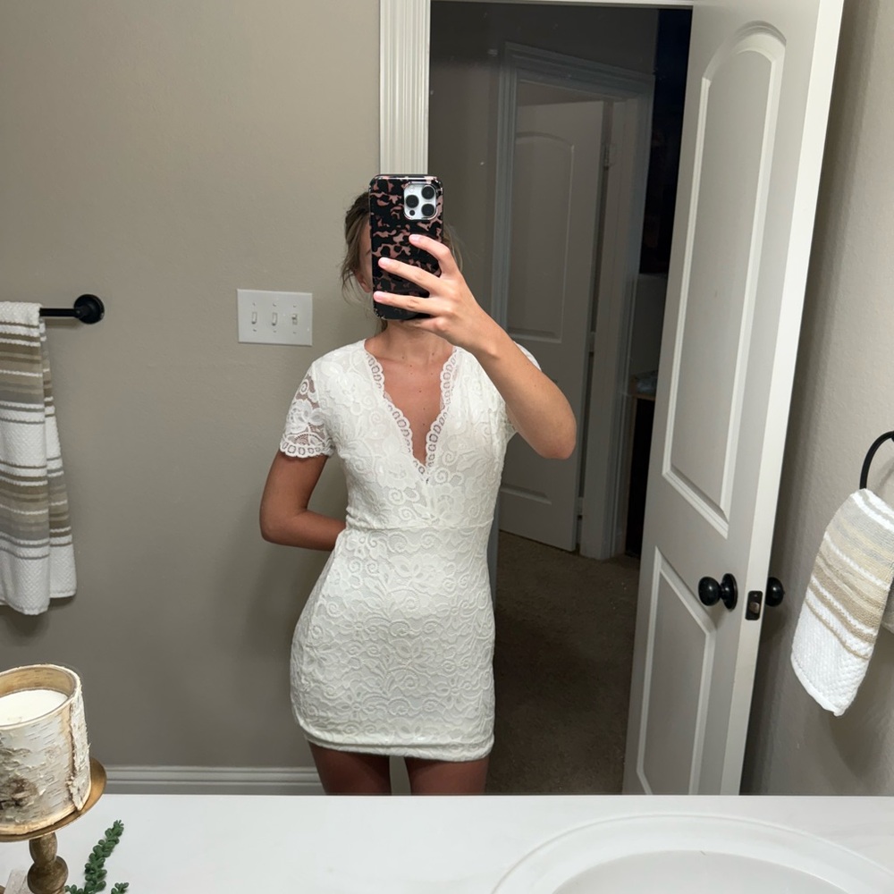Windsor White Flutter Sleeve Bodycon Mini Dress
